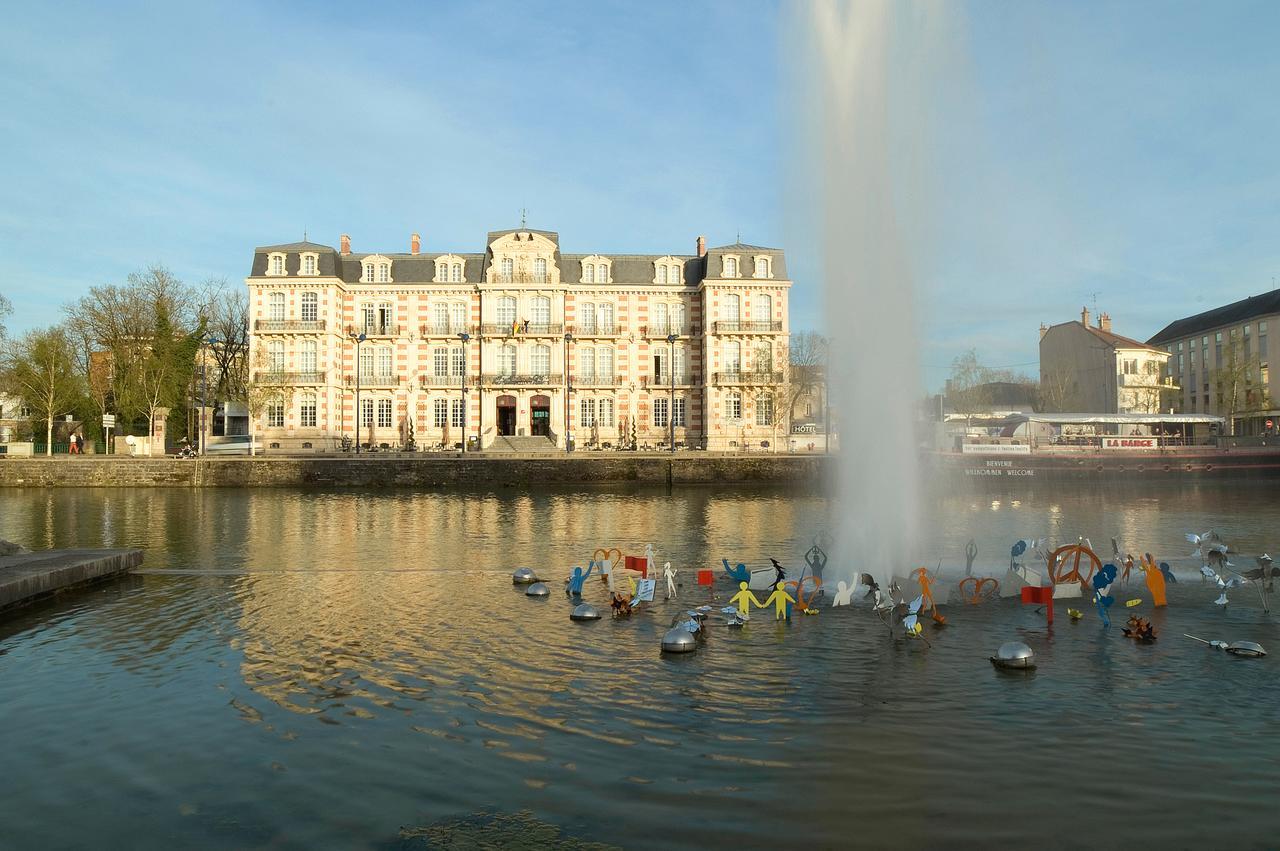 Hotel Les Jardins Du Mess Verdun-sur-Meuse Esterno foto